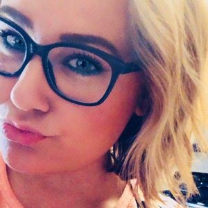 Meet your Posher, Rebecca